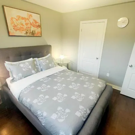 Affordable Room With Free Parking In Newmarket On Extérieur photo