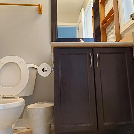 Affordable Room With Free Parking In Newmarket On Extérieur photo