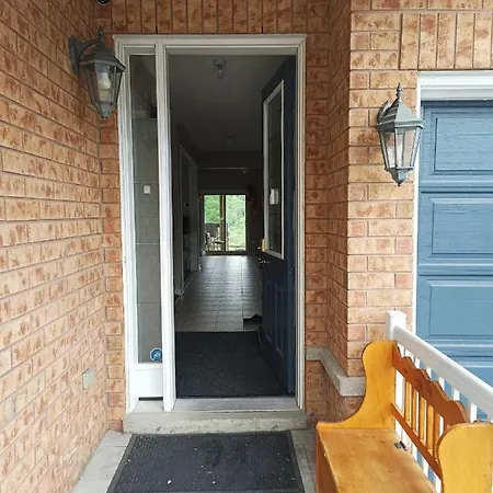 Affordable Room With Free Parking In Newmarket On Extérieur photo