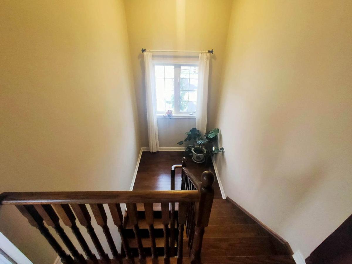 Affordable With Free Parking In On Homestay Newmarket