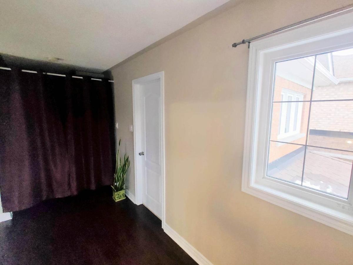Affordable With Free Parking In On * Newmarket