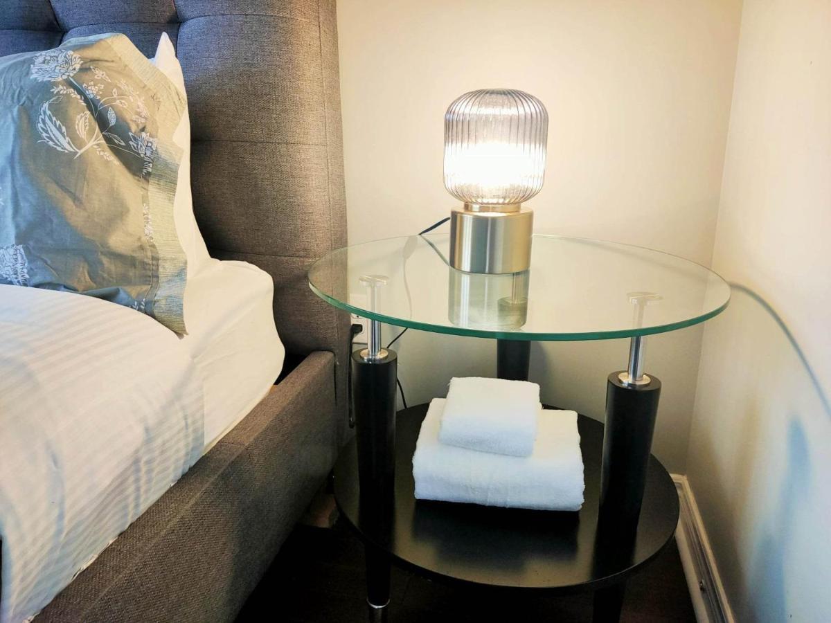 Affordable With Free Parking In On Séjour chez l'habitant Newmarket