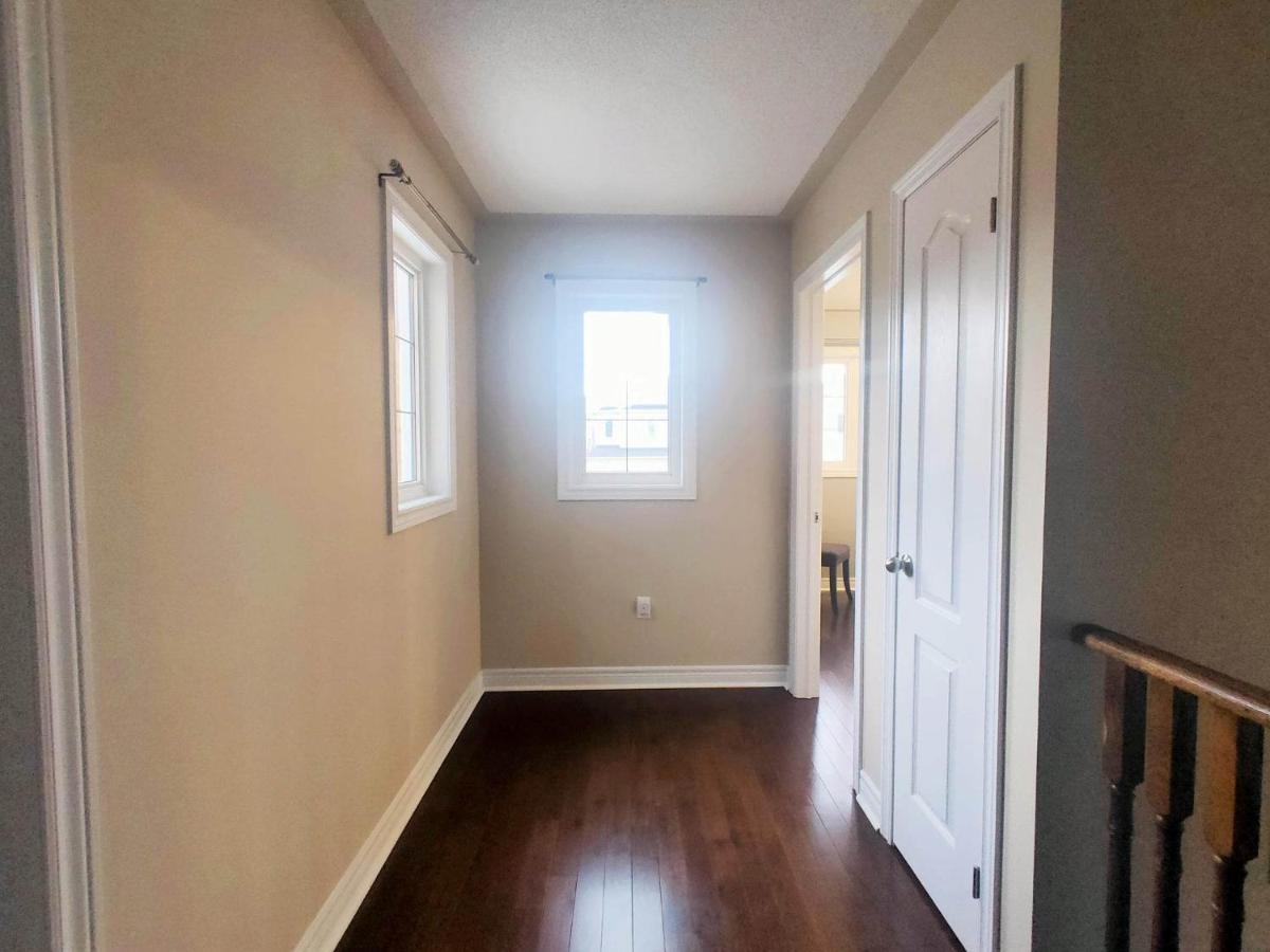 Affordable With Free Parking In On * Newmarket